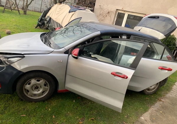 Kia Rio cena 25000 przebieg: 200000, rok produkcji 2017 z Opalenica małe 79